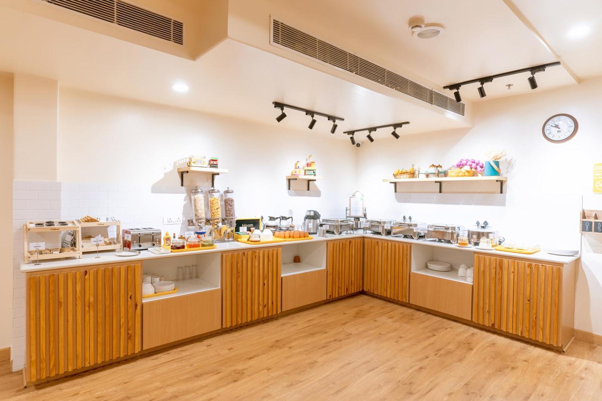 Bloom Hotel - Cr Park New Delhi Extérieur photo